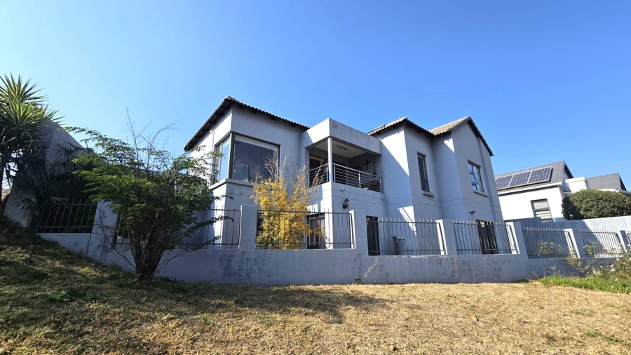 3 Bedroom Property for Sale in Gateway Manor North West